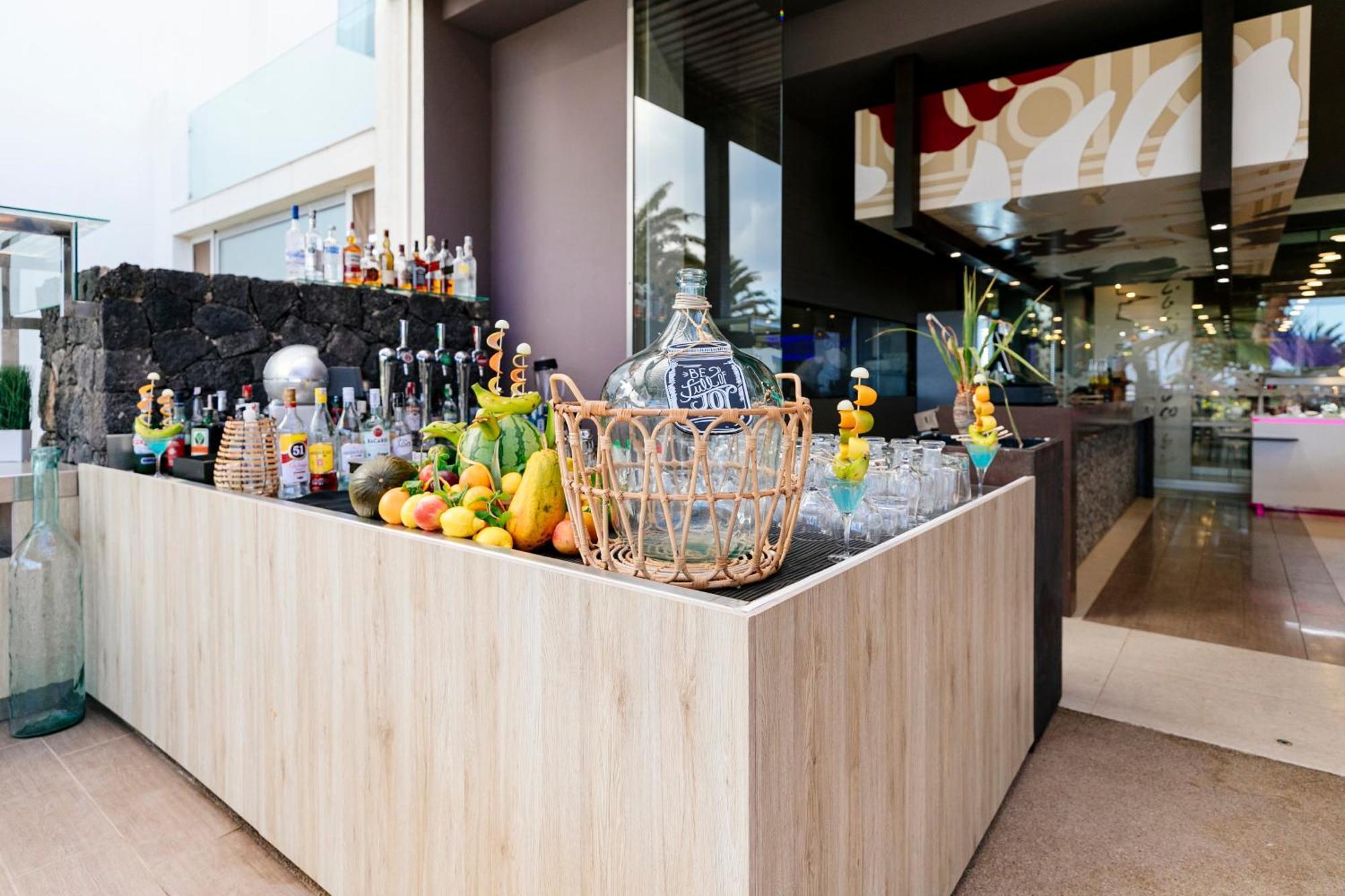 Hd Beach Resort Costa Teguise Kültér fotó